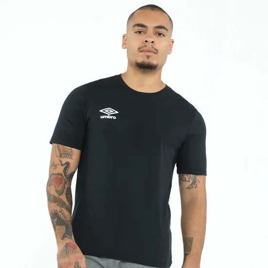 Camiseta Casual Masculino Umbro Essential Mangas Cortas