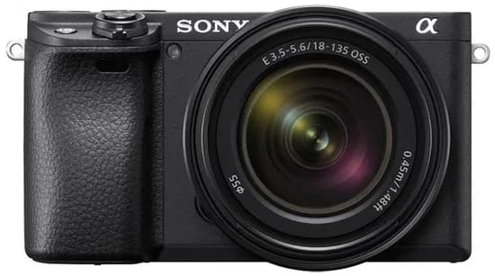 Kit Câmera Sony Aplha 6400 (ILCE-6400M) e 18-135MM F3.5-5.6 Oss Preto