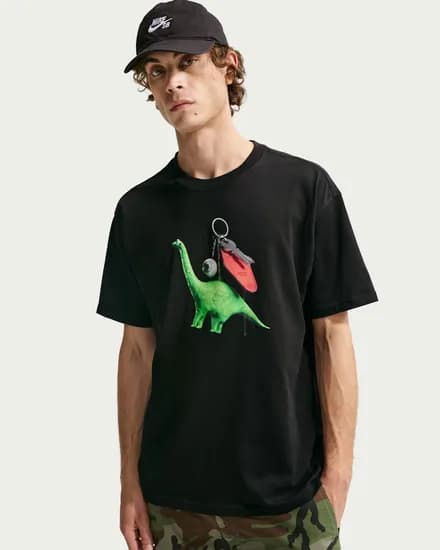 Remera Nike SB Tee Dino Keychain Negro