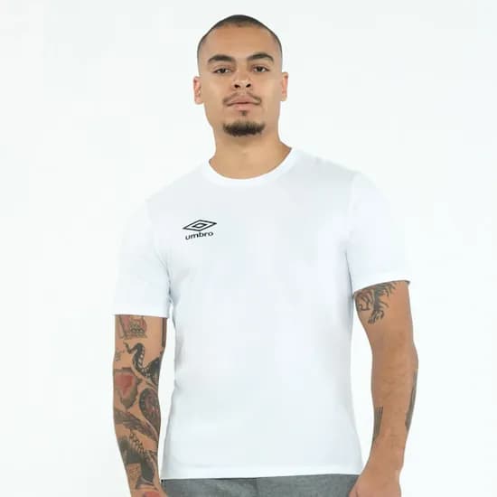 Camiseta Casual Masculino Umbro Essential Mangas Cortas