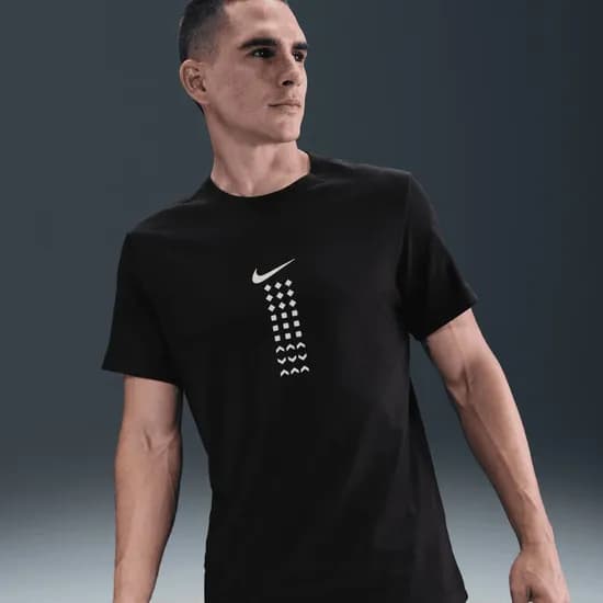 Remera Nike Tee FW MBR CNCT 2 FA25